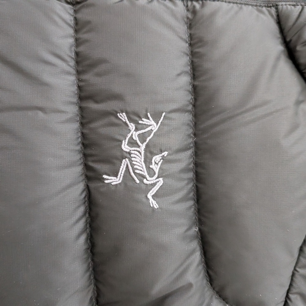 Arc'teryx Men's Black Puffer Jacket - Picture 2 of 8